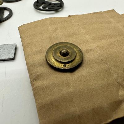 WW1 / WW2 Buttons & Pins
