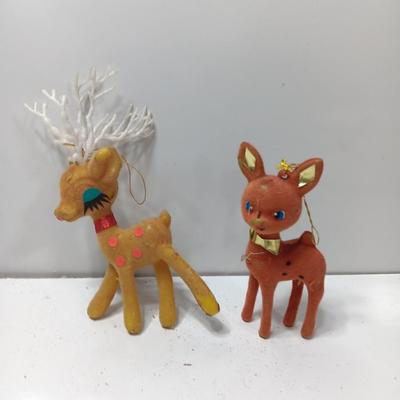 Two vintage Flocked deer - Buck and doe