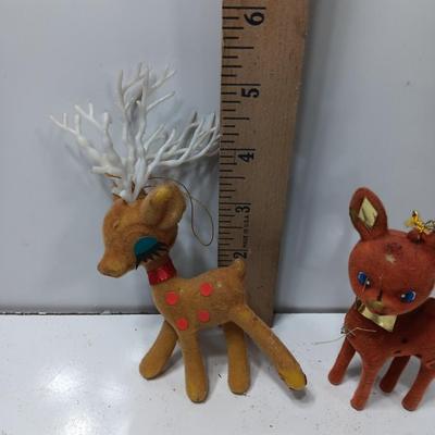 Two vintage Flocked deer - Buck and doe
