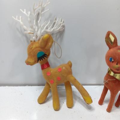 Two vintage Flocked deer - Buck and doe