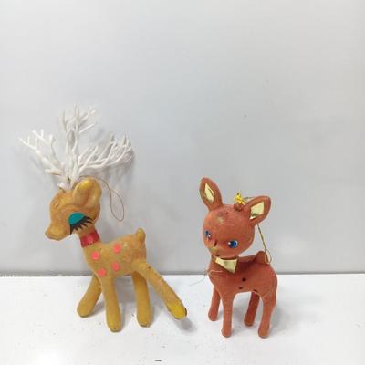 Two vintage Flocked deer - Buck and doe