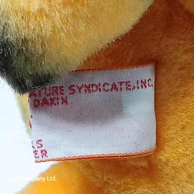 Vintage 1981 Dakin Garfield & Company Skier Winter Skiing 9" Plush