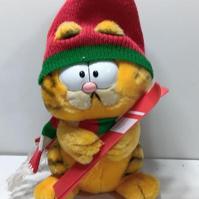 Vintage 1981 Dakin Garfield & Company Skier Winter Skiing 9" Plush