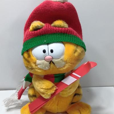 Vintage 1981 Dakin Garfield & Company Skier Winter Skiing 9" Plush