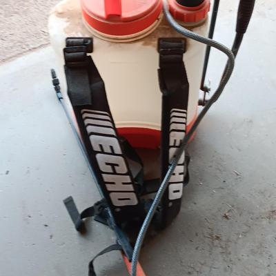 Echo MS-402 Backpack style weed sprayer with wand and back straps