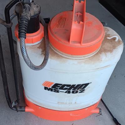Echo MS-402 Backpack style weed sprayer with wand and back straps