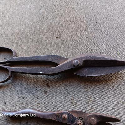 Three pairs of vintage sheers / snips metal scissors