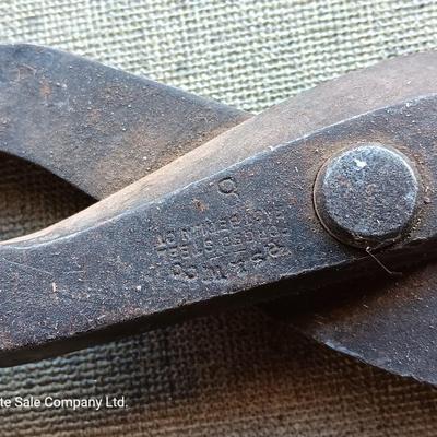 Three pairs of vintage sheers / snips metal scissors