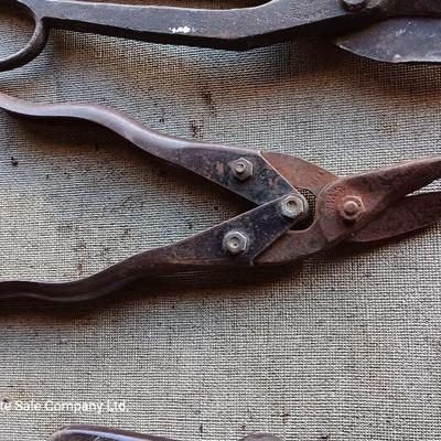 Three pairs of vintage sheers / snips metal scissors