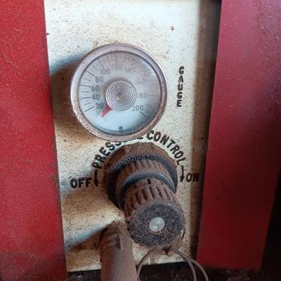 Sanborn Manufacturing Electric Air Compressor with hose