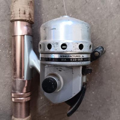 Two nice fishing poles with reels - Pack Rod - and CW 300