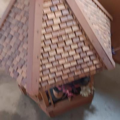 Medium sized lighted wooden Gazebo for display or Dolls