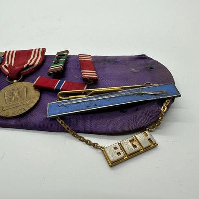 Military Ribbons & Medals (lot 8)