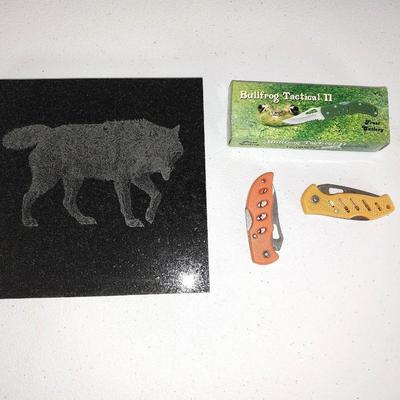 New Bullfrog tactical II with etched wolf on tile and two other smaller pocketknives