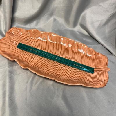 Metlox Palm leaf tray