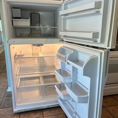 MAYTAG Refrigerator