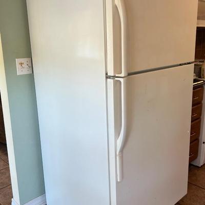 MAYTAG Refrigerator