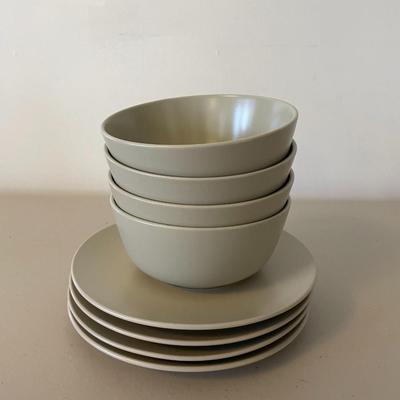 Set of 4 Bowls / Plates