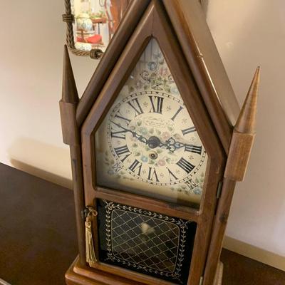 New England Clock Company Steeple Mantle Clock w/key