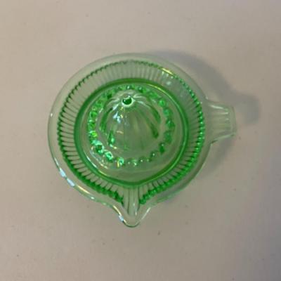 Green Glass Citrus Juicer w/Handle and Pour Spout
