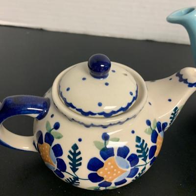 USA & Polish Pottery Teapots