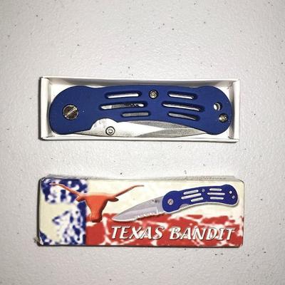 Great stocking stuffers! brand new pocketknives, "STORM CHASER lll" and "TEXAS BANDIT