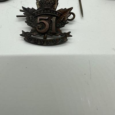 Misc Military Pins / Medals (lot 15)