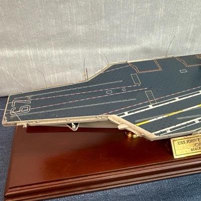 Lot 9 USS, John F Kennedy, CV â€“ 67 scale model 1/700
