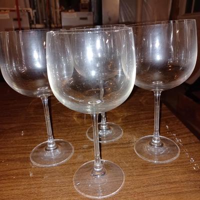 4 Wine glasses