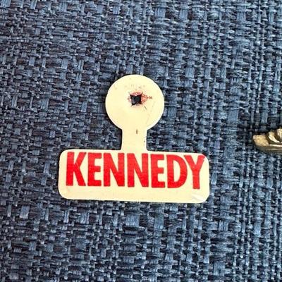 Lot 22 Kennedy pins and RFK Aulogy mini book