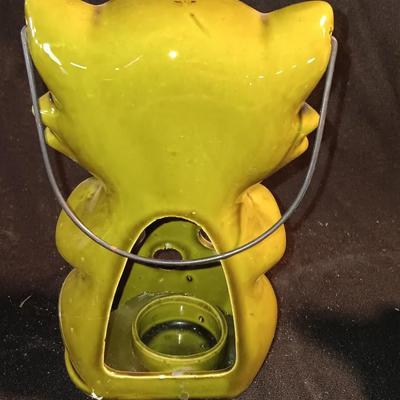 Norcrest Japan ceramic tea light lantern with a green USA 4004 marked square planter.