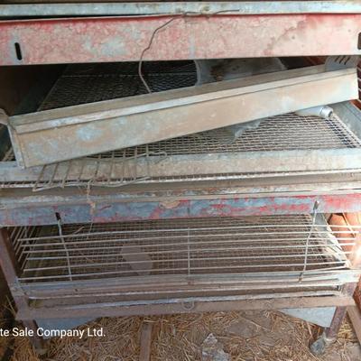 Metal chicken brooder with all the feeders