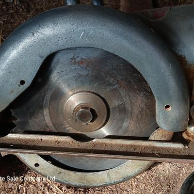 Vintage Van Dorn no 75 Quick saw in metal tool case