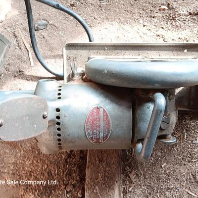 Vintage Van Dorn no 75 Quick saw in metal tool case