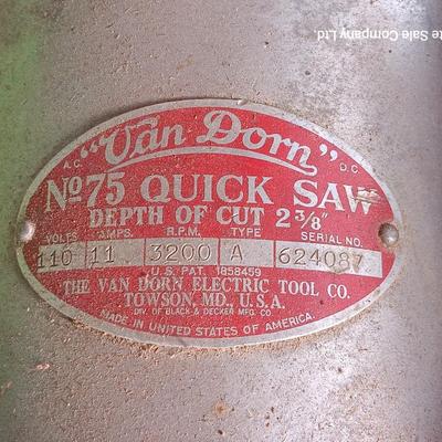 Vintage Van Dorn no 75 Quick saw in metal tool case
