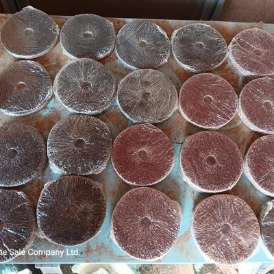 LOTS of new packages of 4" sanding pad / disks