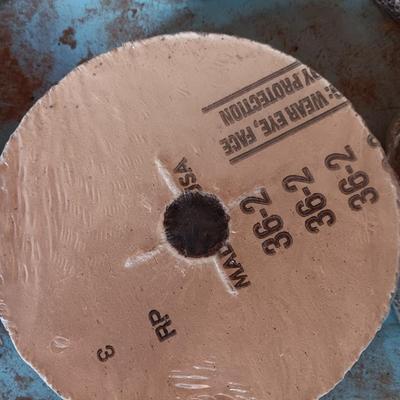 LOTS of new packages of 4" sanding pad / disks