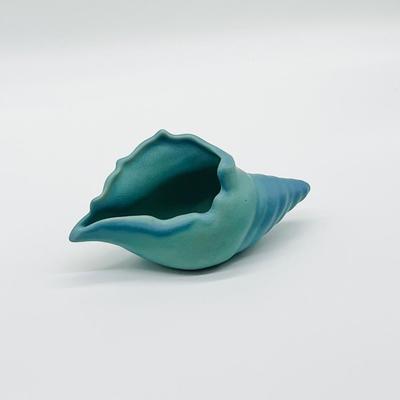 VAN BRIGGLE ~ Vintage Shell Vase