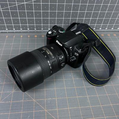 Nikon D40 Camera with Telephoto Lens AF-S NIKKOR 55 -300 MM 1:4.5 -5.6 