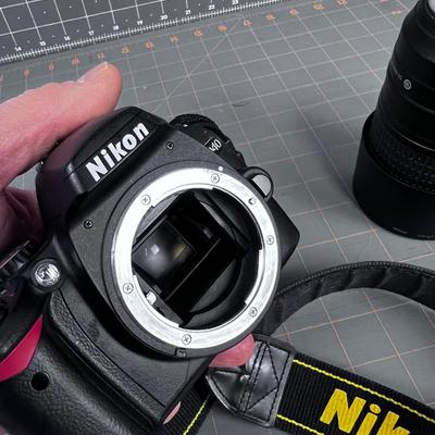Nikon D40 Camera with Telephoto Lens AF-S NIKKOR 55 -300 MM 1:4.5 -5.6 