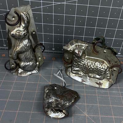 3 Chocolate Molds: Rooster, Lamb and a Bunny 