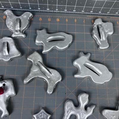 Cookie Cutters Mixed Lot, Vintage at a minimum! 
