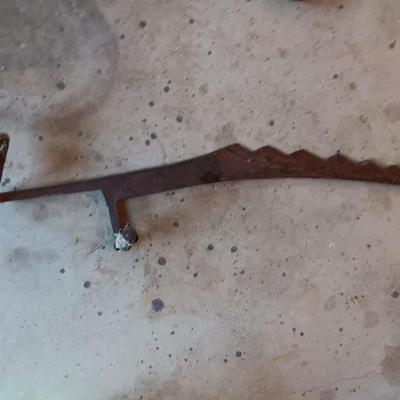 Vintage Antique Primitive Hay Cutting or Ice Knife Hand Saw Rustic Barn / Farm Tool