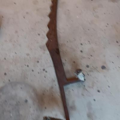 Vintage Antique Primitive Hay Cutting or Ice Knife Hand Saw Rustic Barn / Farm Tool
