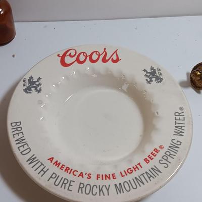 Collection of small collectible items - Vintage Kent knife - coors ashtray - and more trinkets