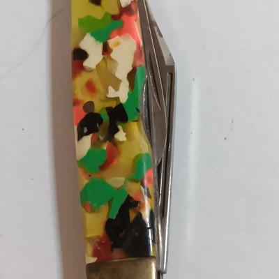 Collection of small collectible items - Vintage Kent knife - coors ashtray - and more trinkets