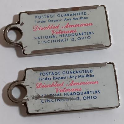 Collection of small collectible items - Vintage Kent knife - coors ashtray - and more trinkets