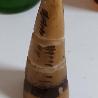 Collection of small collectible items - Vintage Kent knife - coors ashtray - and more trinkets