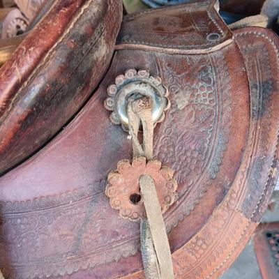 Antique Child's Saddle / Pony saddle
