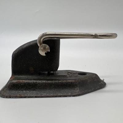 Antique Wilson Jones Co. Cast Iron Single Hole Paper Punch